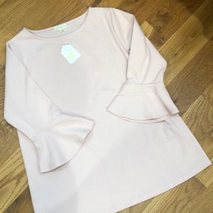 Women’s pale pink top